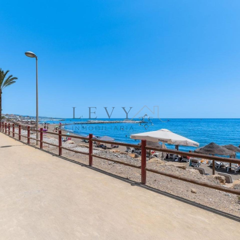 Fantastico piso frante al Mar en Puerto Banus