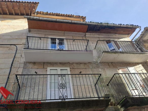 75.000 € | DÚPLEX CON VISTAS JUNTO A LA CATEDRAL DE TUI | PARA REFORMAR A SU GUSTO