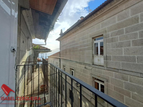 75.000 € | DÚPLEX CON VISTAS JUNTO A LA CATEDRAL DE TUI | PARA REFORMAR A SU GUSTO
