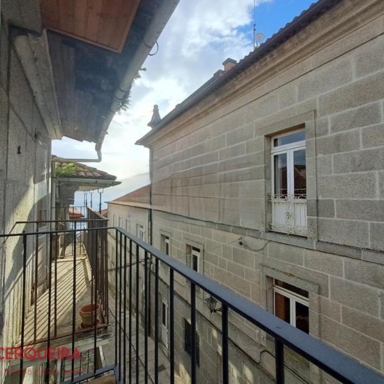75.000 € | DÚPLEX CON VISTAS JUNTO A LA CATEDRAL DE TUI | PARA REFORMAR A SU GUSTO