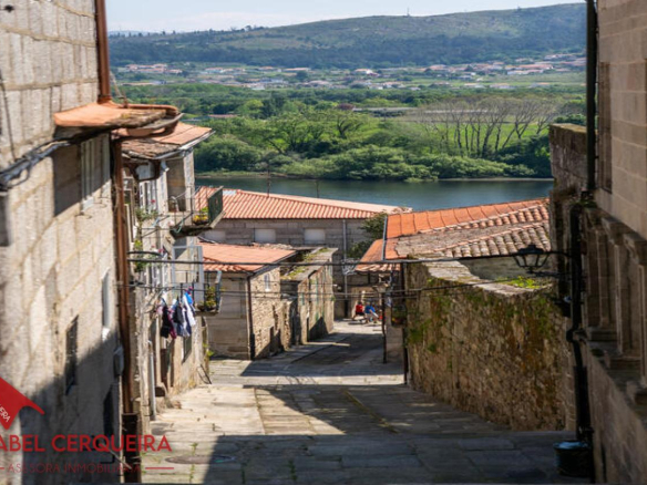 75.000 € | DÚPLEX CON VISTAS JUNTO A LA CATEDRAL DE TUI | PARA REFORMAR A SU GUSTO