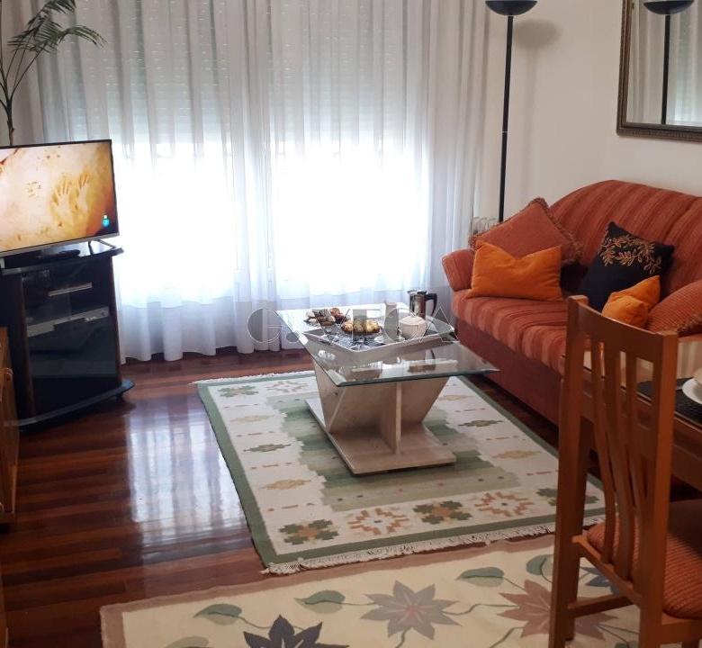 Alquilamos este partamento de dos dormitorios. CENTRICO y con garaje y bodega. Amueblado