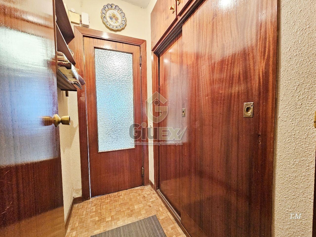 179206172070100174044_179206120899 Gran piso muy céntrico, con garaje.