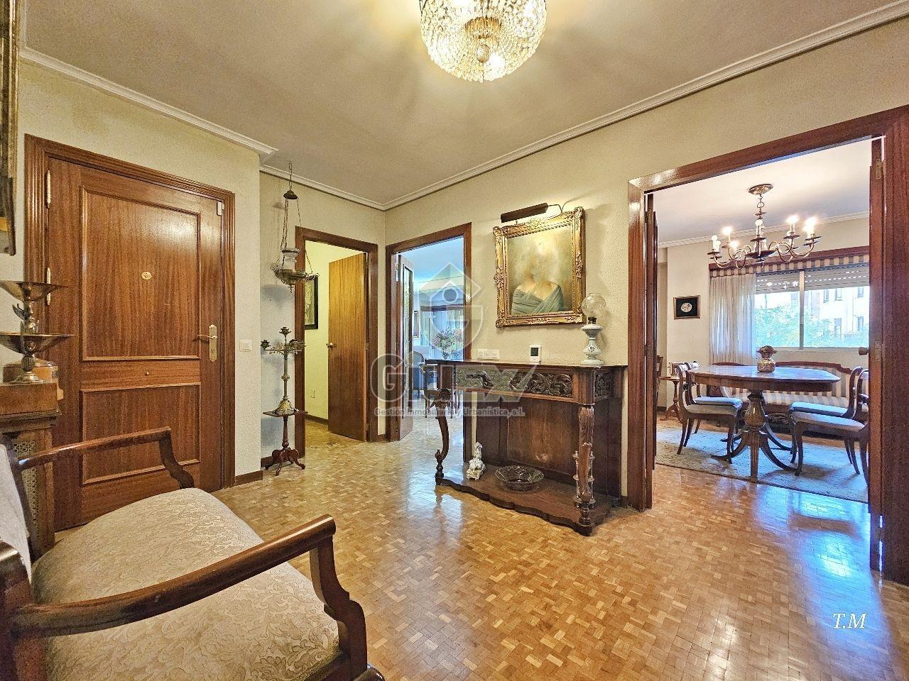 179206172691800174044_179206119148 Gran piso muy céntrico, con garaje.