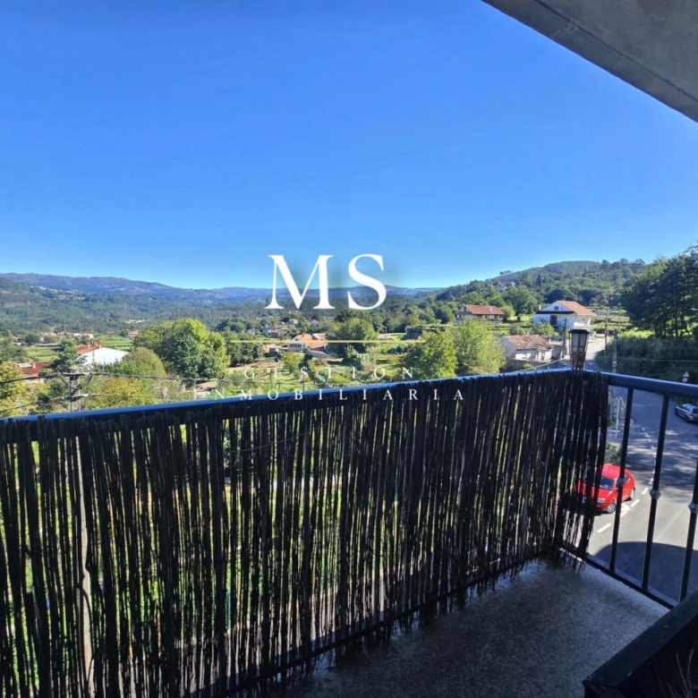 Piso moderno de 90 m² en Mondariz con vistas al monte, garaje y trastero