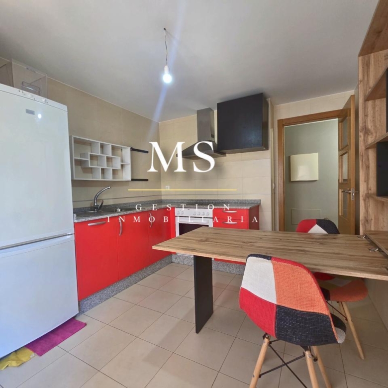 Piso moderno de 90 m² en Mondariz con vistas al monte, garaje y trastero