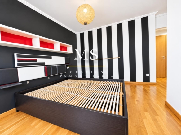 Piso moderno de 90 m² en Mondariz con vistas al monte, garaje y trastero