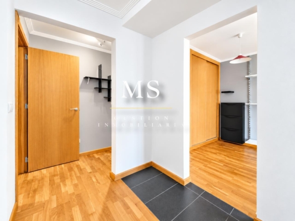 Piso moderno de 90 m² en Mondariz con vistas al monte, garaje y trastero