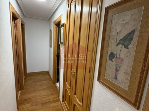PISO EN ALQUILER EN MARISTAS. CAMPUS. REF 10661