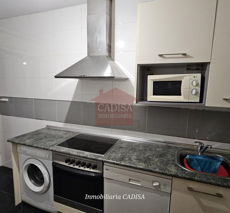 APARTAMENTO EN ALQUILER EN LA FONTANA. REF 10649