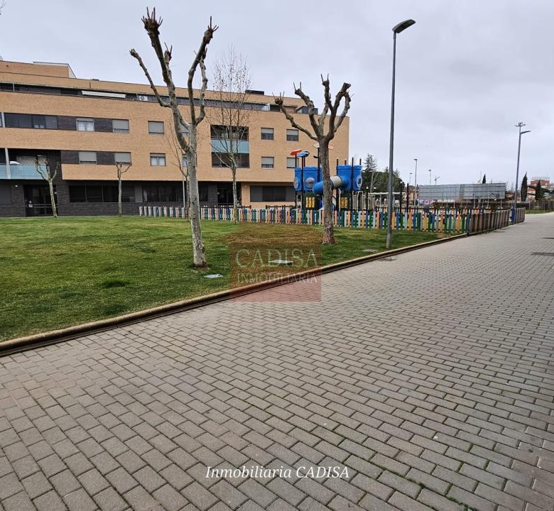 APARTAMENTO EN ALQUILER EN LA FONTANA. REF 10649