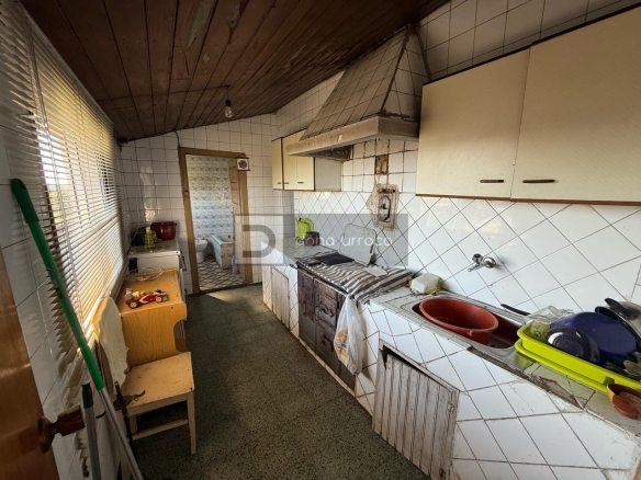 CASA CON TERRENO SEGREGABLE, VISTAS IMPRESIONANTES Y CERCA DEL CENTRO DE SALCEDA DE CASELAS