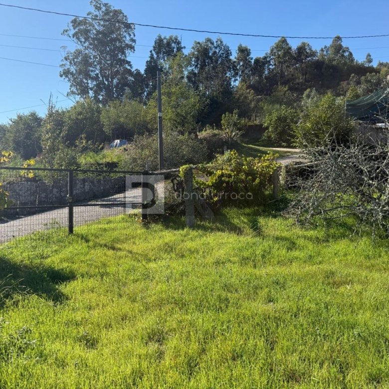 CASA CON TERRENO SEGREGABLE, VISTAS IMPRESIONANTES Y CERCA DEL CENTRO DE SALCEDA DE CASELAS