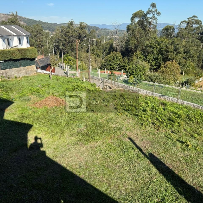 CASA CON TERRENO SEGREGABLE, VISTAS IMPRESIONANTES Y CERCA DEL CENTRO DE SALCEDA DE CASELAS