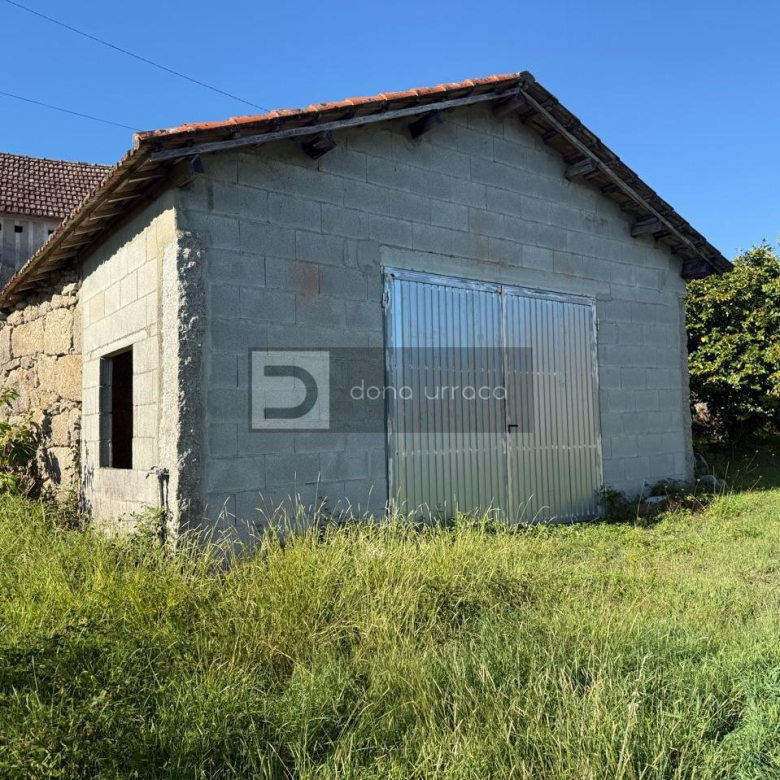 CASA CON TERRENO SEGREGABLE, VISTAS IMPRESIONANTES Y CERCA DEL CENTRO DE SALCEDA DE CASELAS
