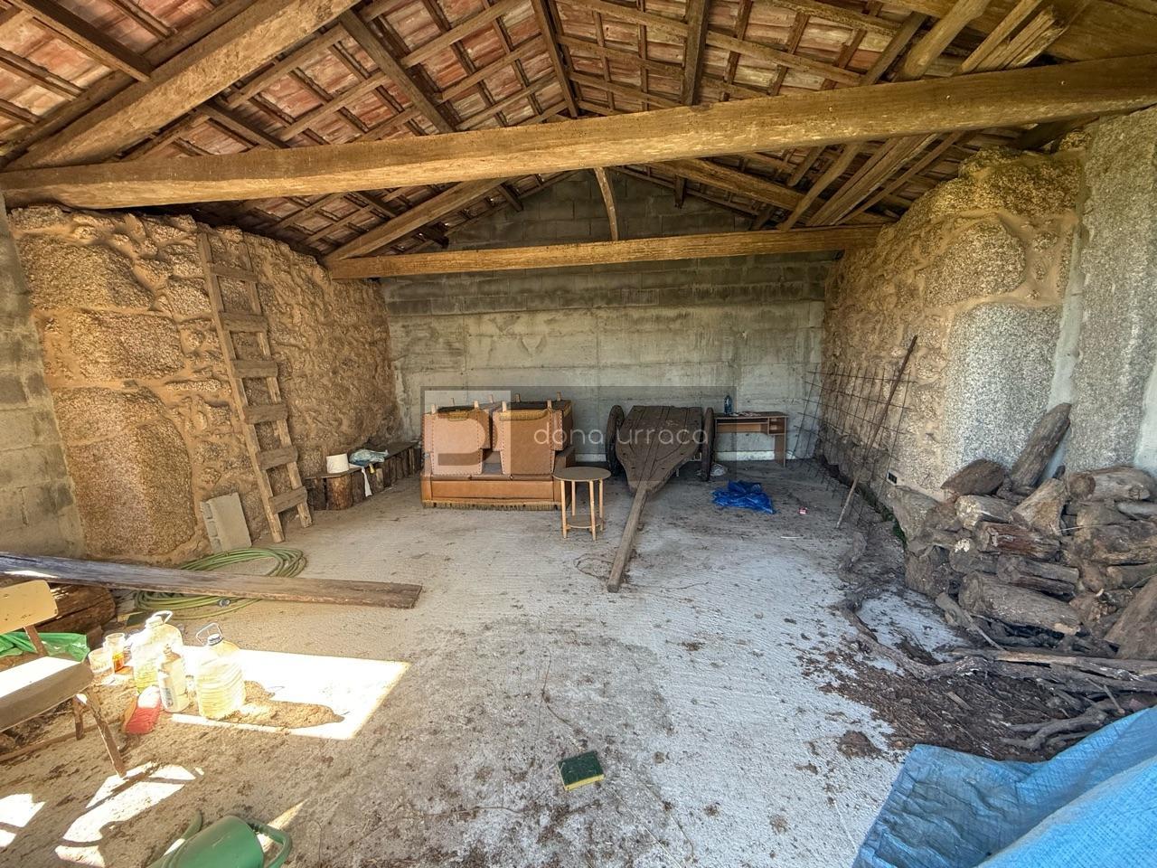 CASA CON TERRENO SEGREGABLE, VISTAS IMPRESIONANTES Y CERCA DEL CENTRO DE SALCEDA DE CASELAS