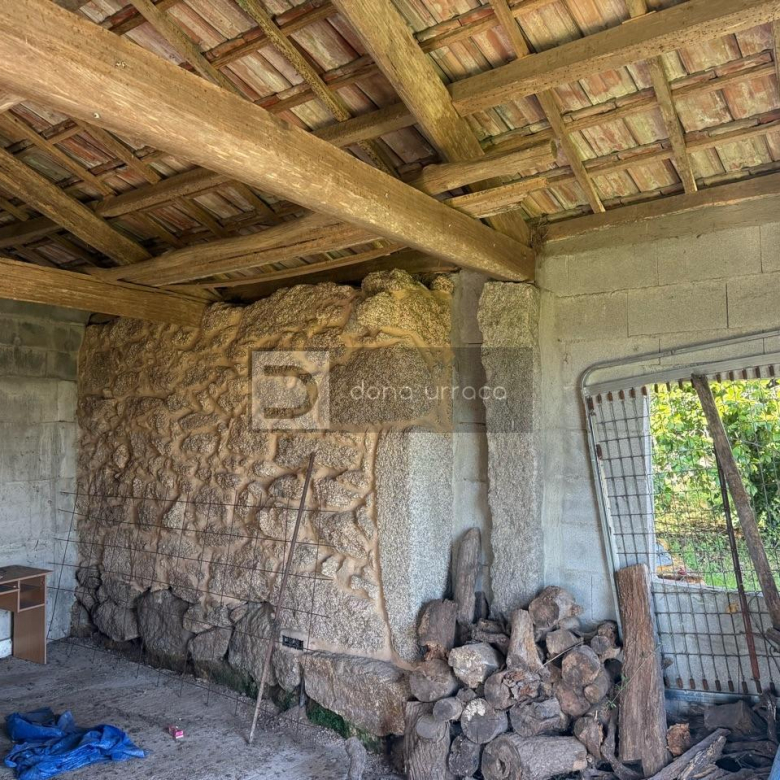 CASA CON TERRENO SEGREGABLE, VISTAS IMPRESIONANTES Y CERCA DEL CENTRO DE SALCEDA DE CASELAS
