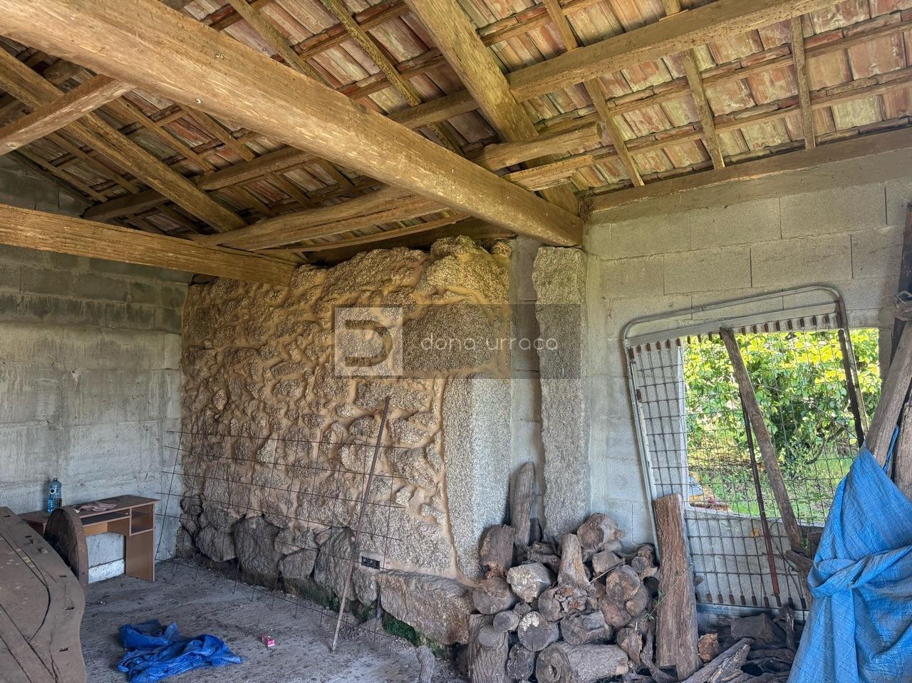 CASA CON TERRENO SEGREGABLE, VISTAS IMPRESIONANTES Y CERCA DEL CENTRO DE SALCEDA DE CASELAS