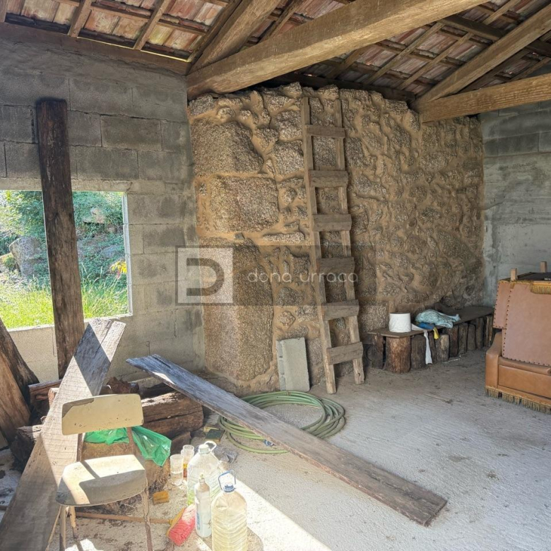CASA CON TERRENO SEGREGABLE, VISTAS IMPRESIONANTES Y CERCA DEL CENTRO DE SALCEDA DE CASELAS