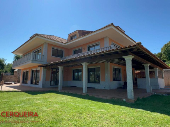 LUJO, PRIVACIDAD Y ESPACIO | CHALET DE 603 m² EN O ROSAL