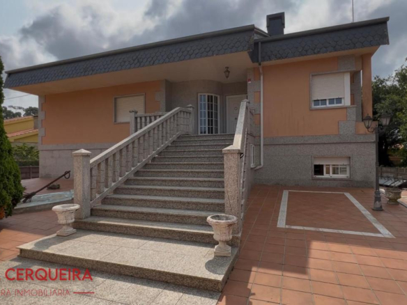 CHALET EXCLUSIVO EN O ROSAL – 431 M², 7 DORMITORIOS Y AMPLIA PARCELA DE 1.486 M²