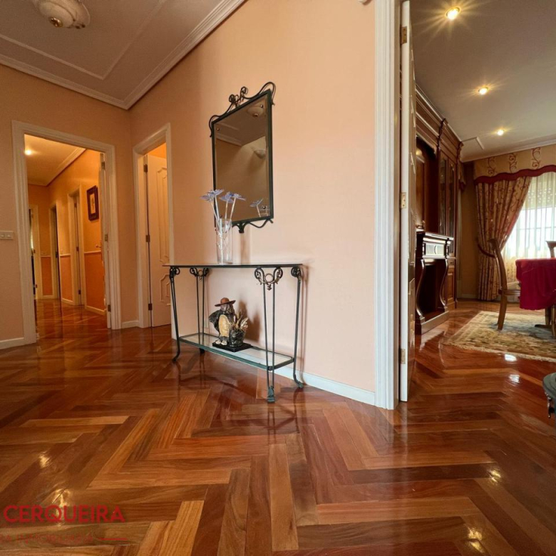 CHALET EXCLUSIVO EN O ROSAL – 431 M², 7 DORMITORIOS Y AMPLIA PARCELA DE 1.486 M²