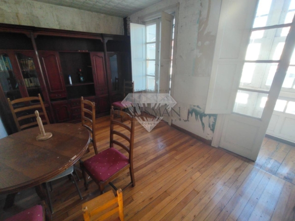 CASA EN BETANZOS CON BODEGA