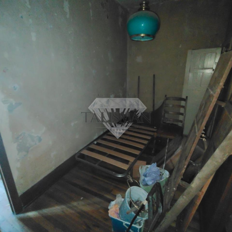CASA EN BETANZOS CON BODEGA