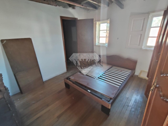 CASA EN BETANZOS CON BODEGA
