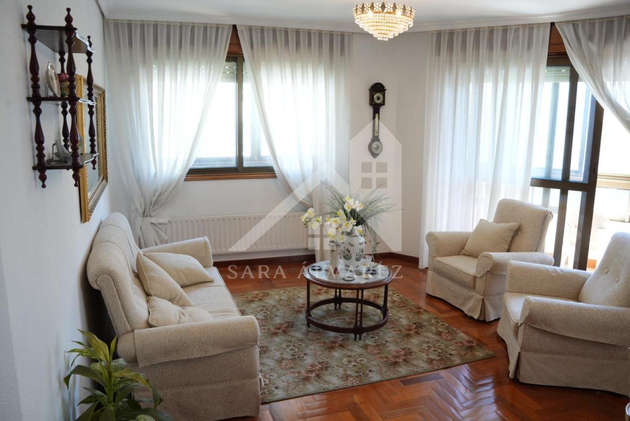 SE VENDE PISO TOTALMENTE EXTERIOR Y LUMINOSO DE 4 HABITACIONES PRÓXIMO A LA PLAZA ELIPTICA EN LA CIUDAD DE VIGO