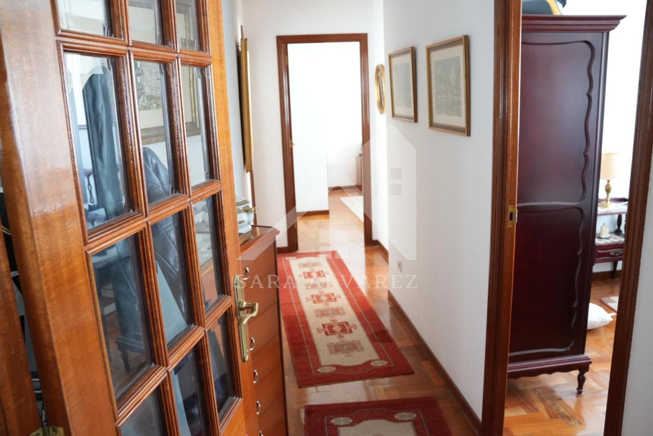 SE VENDE PISO TOTALMENTE EXTERIOR Y LUMINOSO DE 4 HABITACIONES PRÓXIMO A LA PLAZA ELIPTICA EN LA CIUDAD DE VIGO