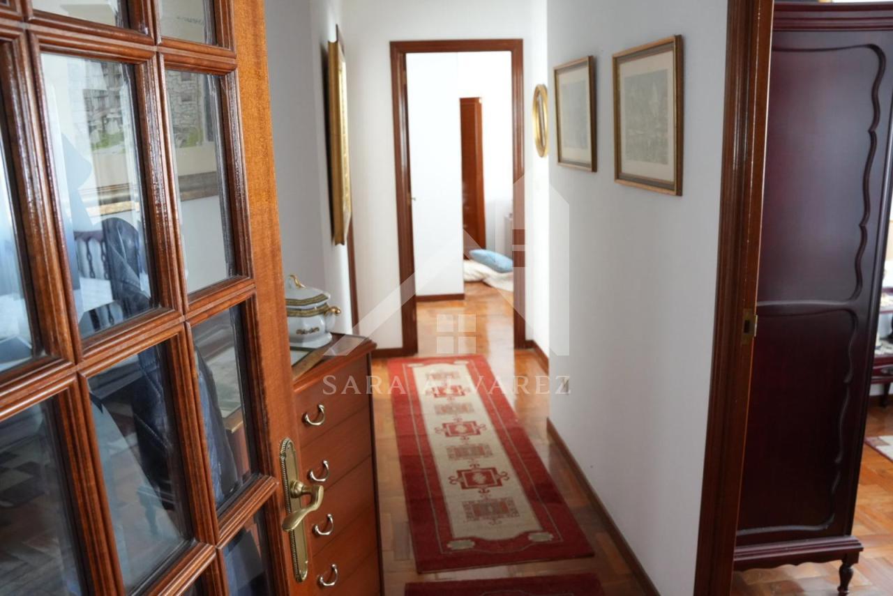 SE VENDE PISO TOTALMENTE EXTERIOR Y LUMINOSO DE 4 HABITACIONES PRÓXIMO A LA PLAZA ELIPTICA EN LA CIUDAD DE VIGO