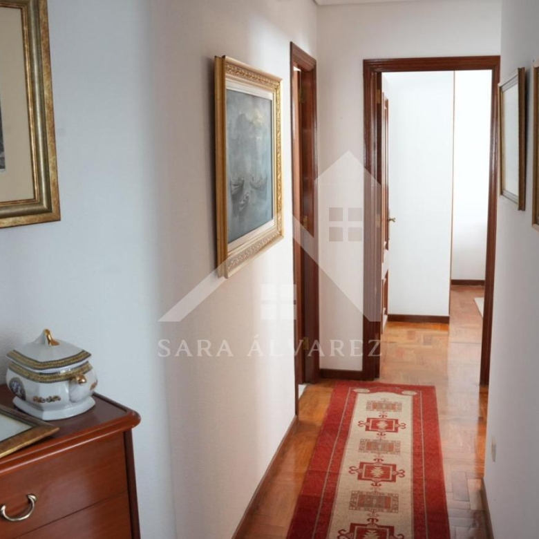 SE VENDE PISO TOTALMENTE EXTERIOR Y LUMINOSO DE 4 HABITACIONES PRÓXIMO A LA PLAZA ELIPTICA EN LA CIUDAD DE VIGO