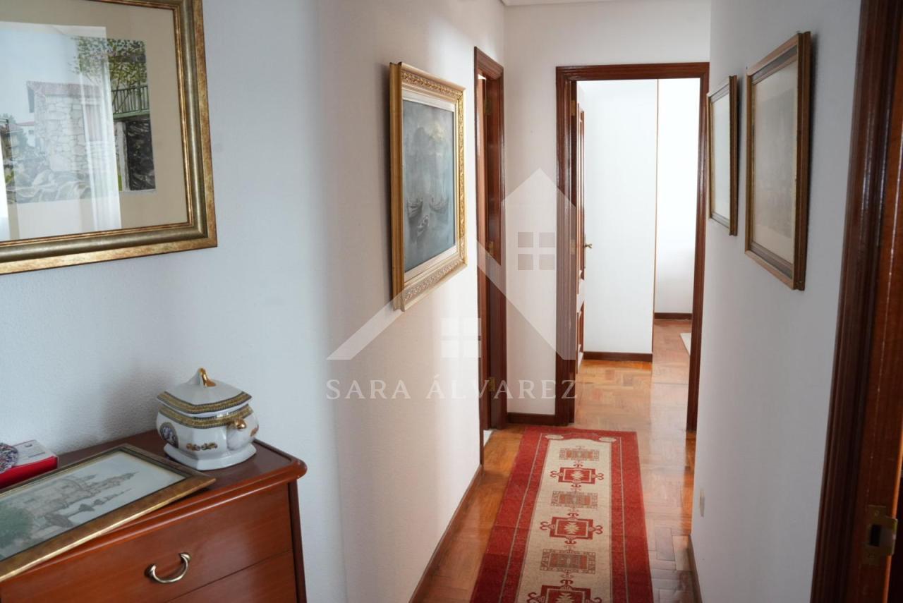 SE VENDE PISO TOTALMENTE EXTERIOR Y LUMINOSO DE 4 HABITACIONES PRÓXIMO A LA PLAZA ELIPTICA EN LA CIUDAD DE VIGO
