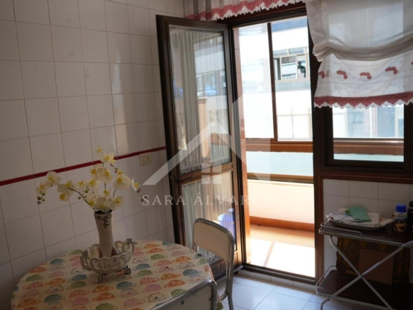 SE VENDE PISO TOTALMENTE EXTERIOR Y LUMINOSO DE 4 HABITACIONES PRÓXIMO A LA PLAZA ELIPTICA EN LA CIUDAD DE VIGO