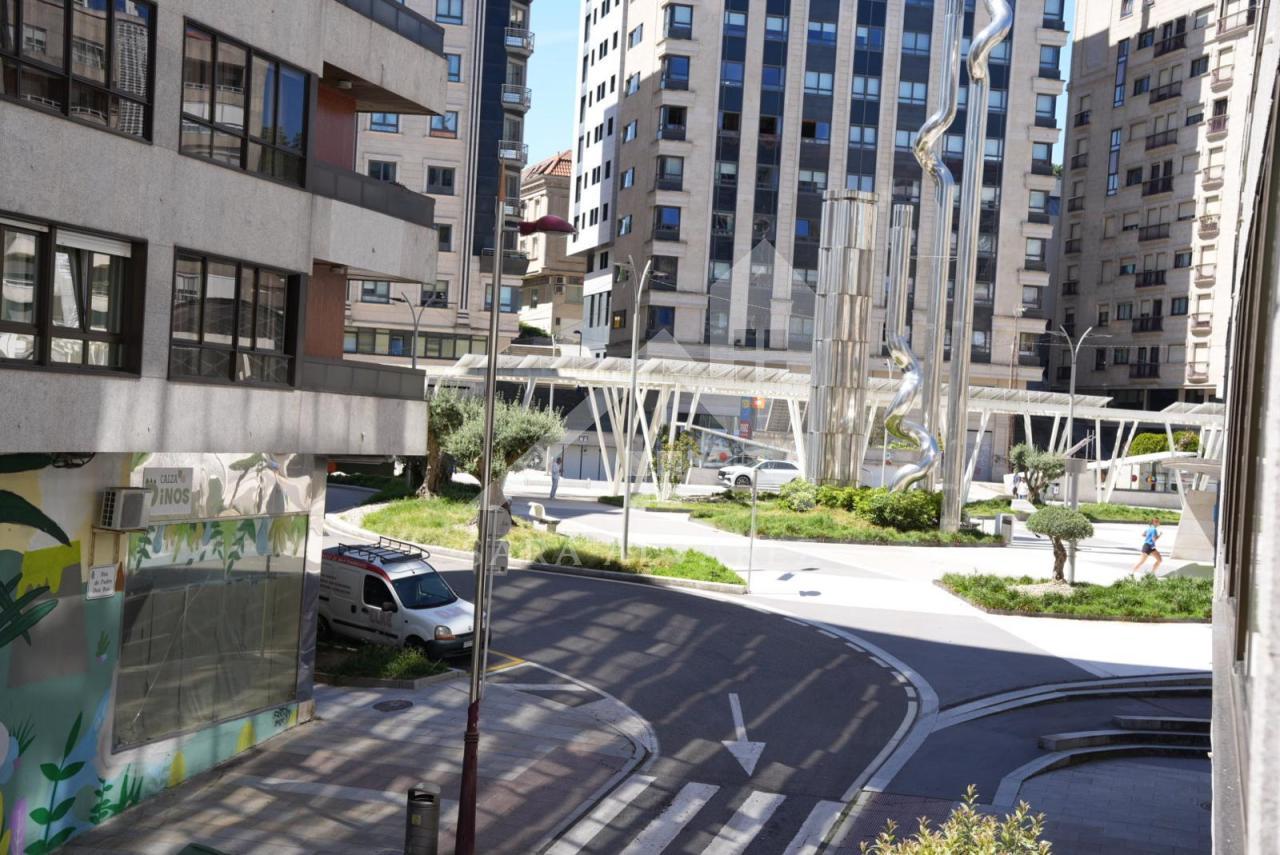 SE VENDE PISO TOTALMENTE EXTERIOR Y LUMINOSO DE 4 HABITACIONES PRÓXIMO A LA PLAZA ELIPTICA EN LA CIUDAD DE VIGO