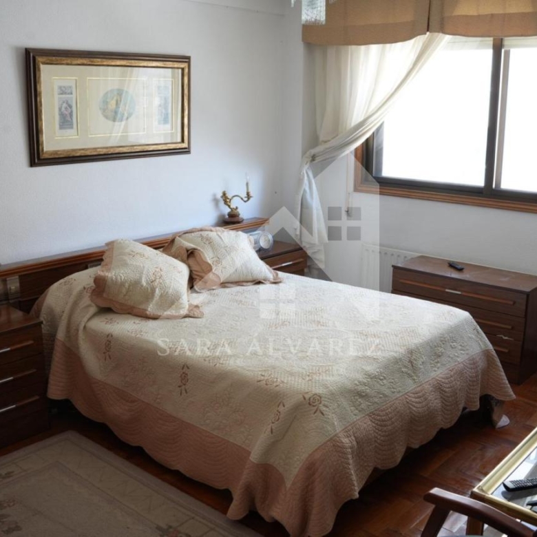 SE VENDE PISO TOTALMENTE EXTERIOR Y LUMINOSO DE 4 HABITACIONES PRÓXIMO A LA PLAZA ELIPTICA EN LA CIUDAD DE VIGO