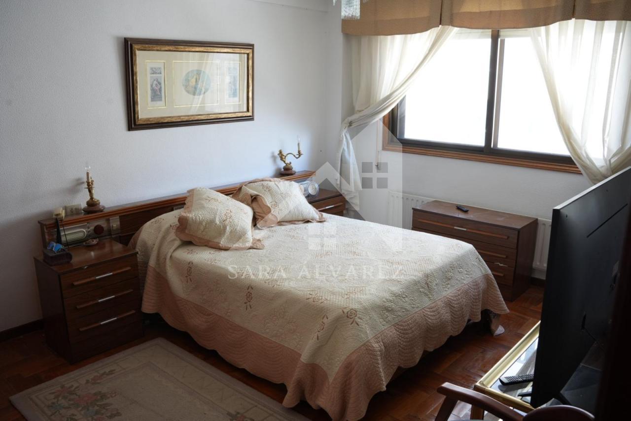 SE VENDE PISO TOTALMENTE EXTERIOR Y LUMINOSO DE 4 HABITACIONES PRÓXIMO A LA PLAZA ELIPTICA EN LA CIUDAD DE VIGO