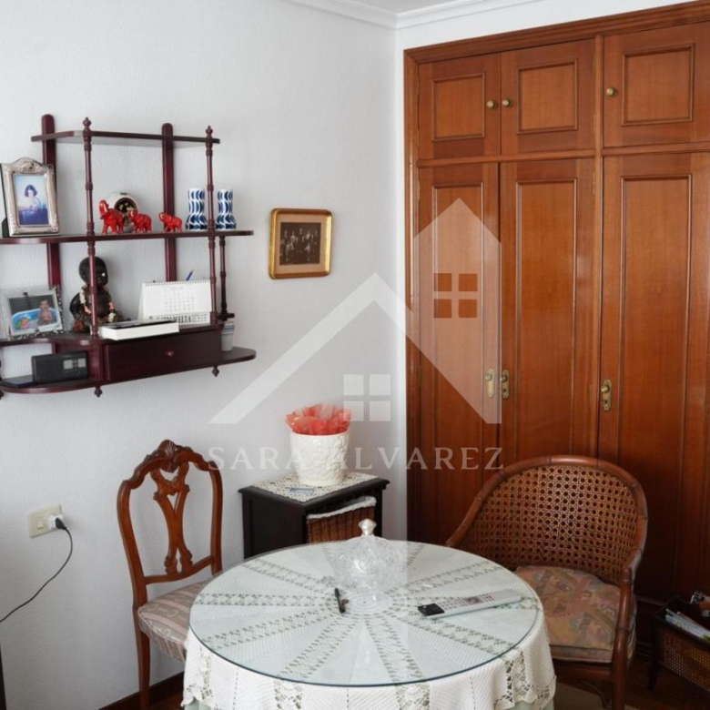 SE VENDE PISO TOTALMENTE EXTERIOR Y LUMINOSO DE 4 HABITACIONES PRÓXIMO A LA PLAZA ELIPTICA EN LA CIUDAD DE VIGO
