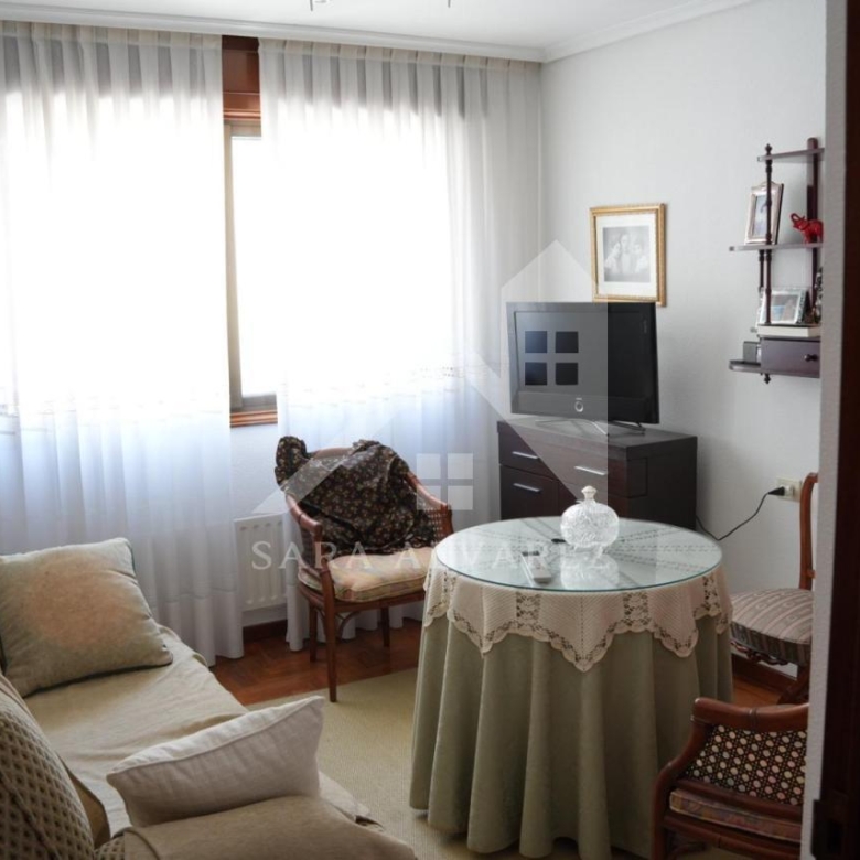 SE VENDE PISO TOTALMENTE EXTERIOR Y LUMINOSO DE 4 HABITACIONES PRÓXIMO A LA PLAZA ELIPTICA EN LA CIUDAD DE VIGO