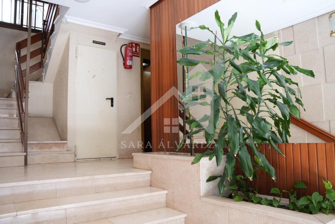 SE VENDE PISO TOTALMENTE EXTERIOR Y LUMINOSO DE 4 HABITACIONES PRÓXIMO A LA PLAZA ELIPTICA EN LA CIUDAD DE VIGO