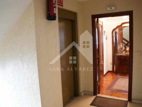 SE VENDE PISO TOTALMENTE EXTERIOR Y LUMINOSO DE 4 HABITACIONES PRÓXIMO A LA PLAZA ELIPTICA EN LA CIUDAD DE VIGO
