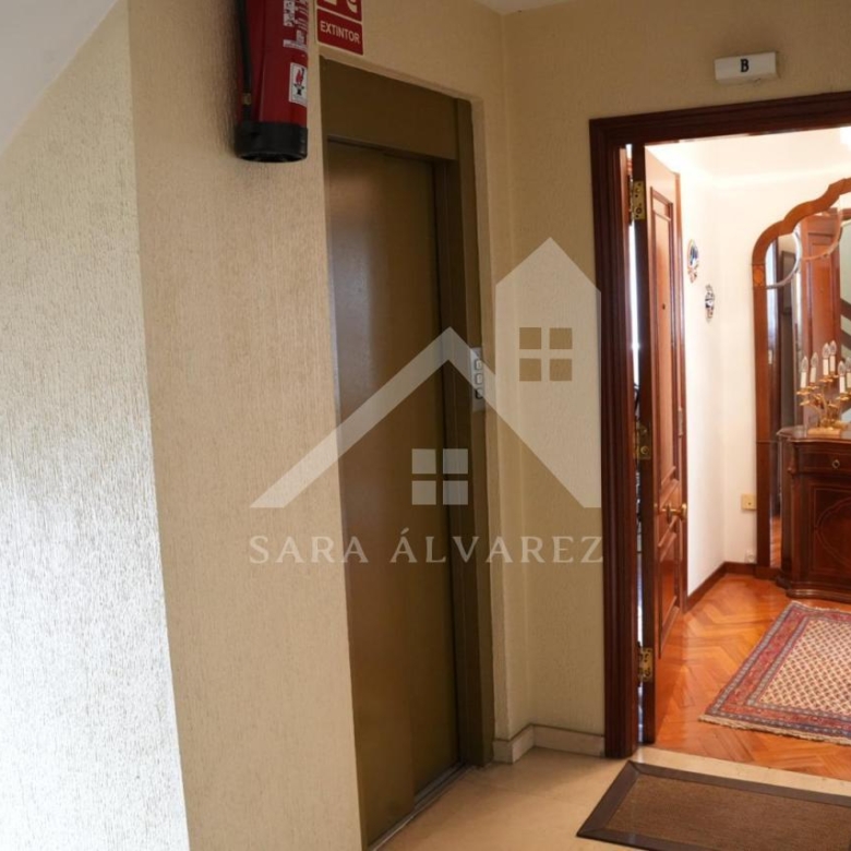 SE VENDE PISO TOTALMENTE EXTERIOR Y LUMINOSO DE 4 HABITACIONES PRÓXIMO A LA PLAZA ELIPTICA EN LA CIUDAD DE VIGO