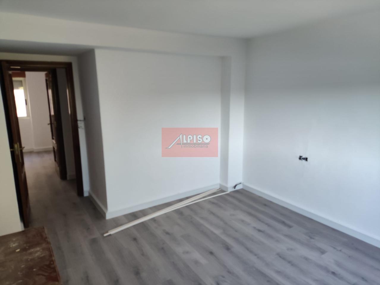 179242187400800174032_179199340353 Piso en Ourense