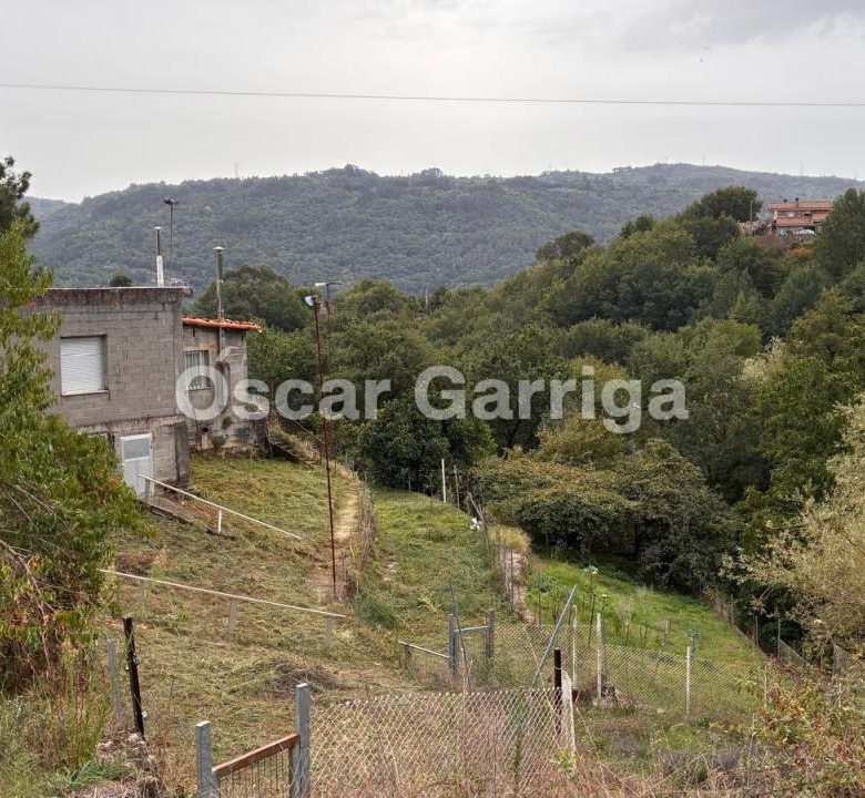 ¡OPORTUNIDAD INMOBILIARIA EN PLENA NATURALEZA!  SE VENDEN NAVES INDUSTRIALES CON FINCA COLINDANTE