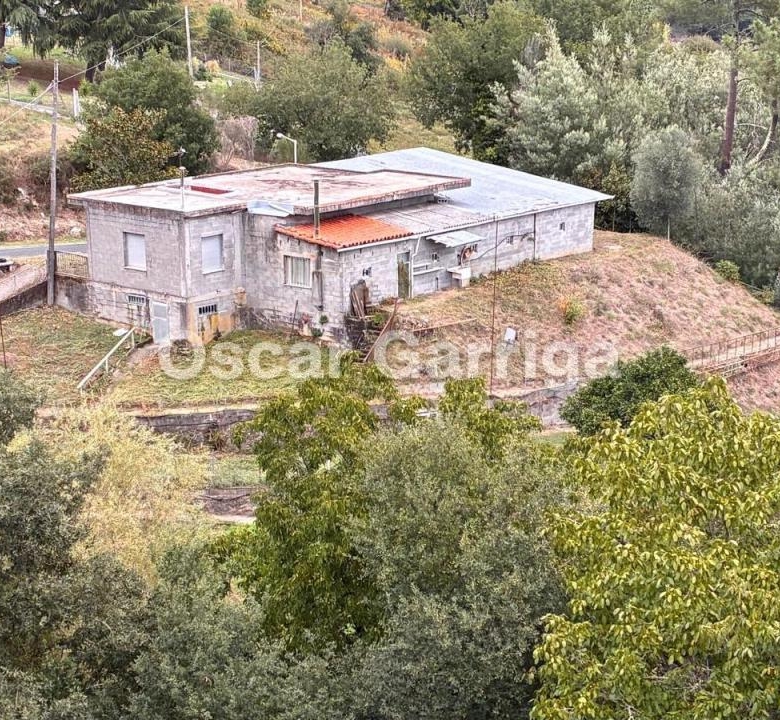 ¡OPORTUNIDAD INMOBILIARIA EN PLENA NATURALEZA!  SE VENDEN NAVES INDUSTRIALES CON FINCA COLINDANTE
