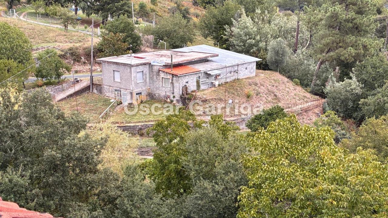 ¡OPORTUNIDAD INMOBILIARIA EN PLENA NATURALEZA!  SE VENDEN NAVES INDUSTRIALES CON FINCA COLINDANTE