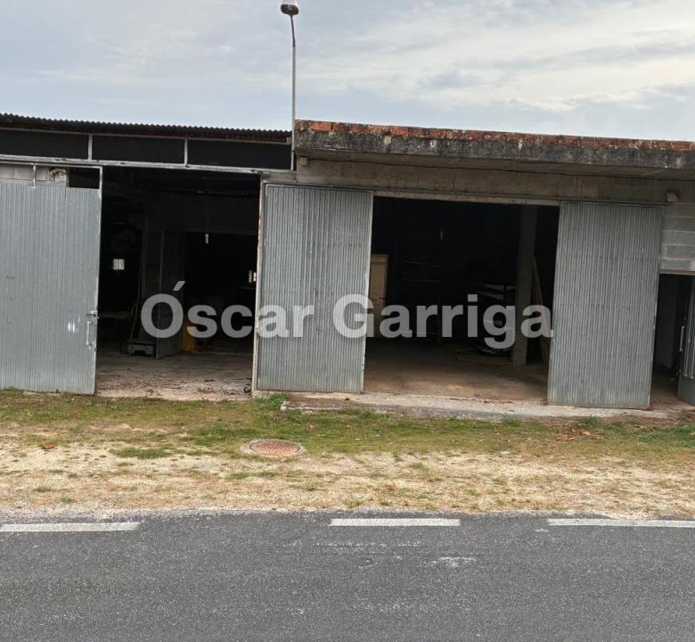 ¡OPORTUNIDAD INMOBILIARIA EN PLENA NATURALEZA!  SE VENDEN NAVES INDUSTRIALES CON FINCA COLINDANTE