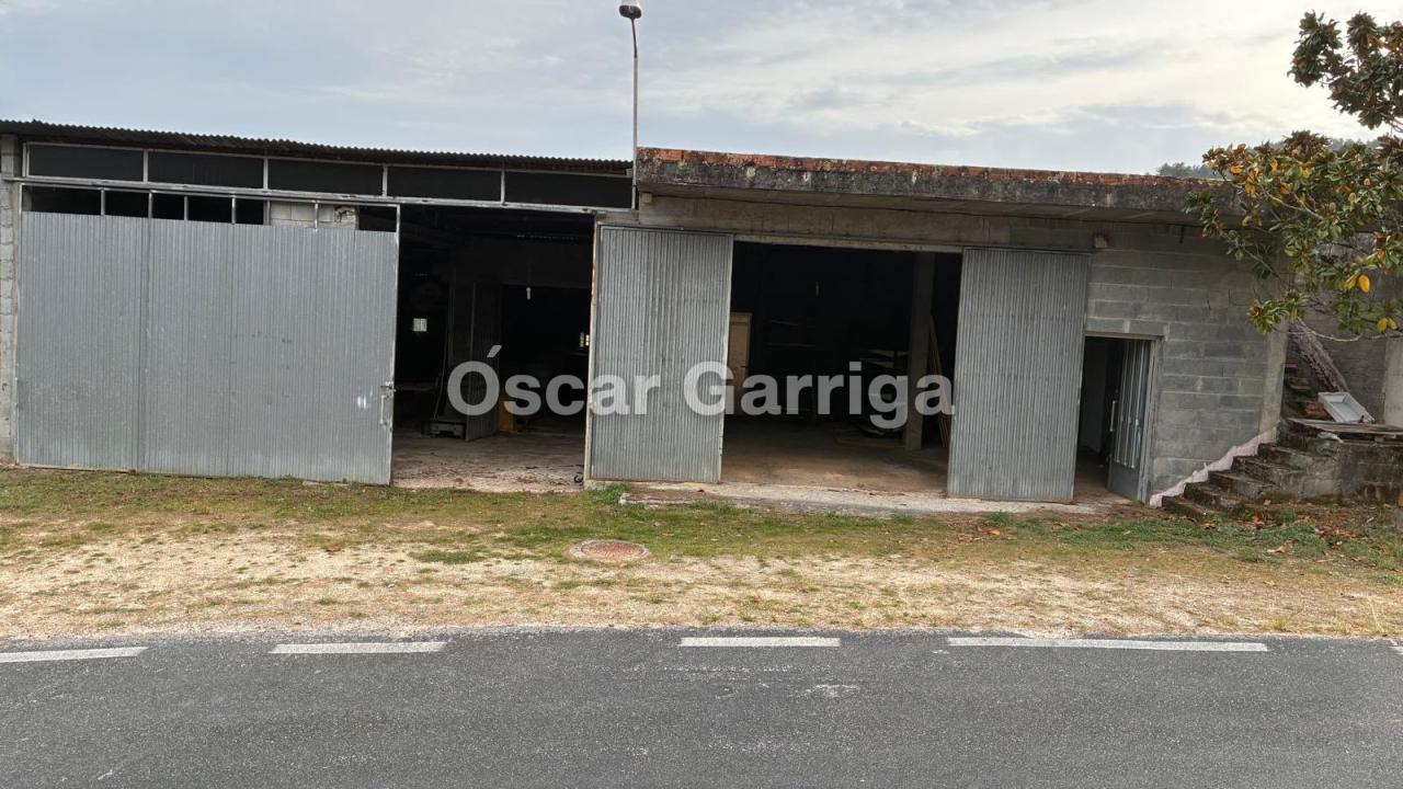 ¡OPORTUNIDAD INMOBILIARIA EN PLENA NATURALEZA!  SE VENDEN NAVES INDUSTRIALES CON FINCA COLINDANTE