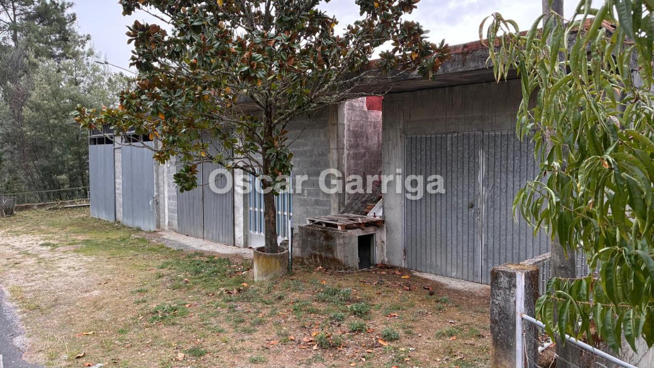 ¡OPORTUNIDAD INMOBILIARIA EN PLENA NATURALEZA!  SE VENDEN NAVES INDUSTRIALES CON FINCA COLINDANTE